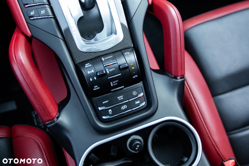 Porsche Cayenne Turbo S - 28