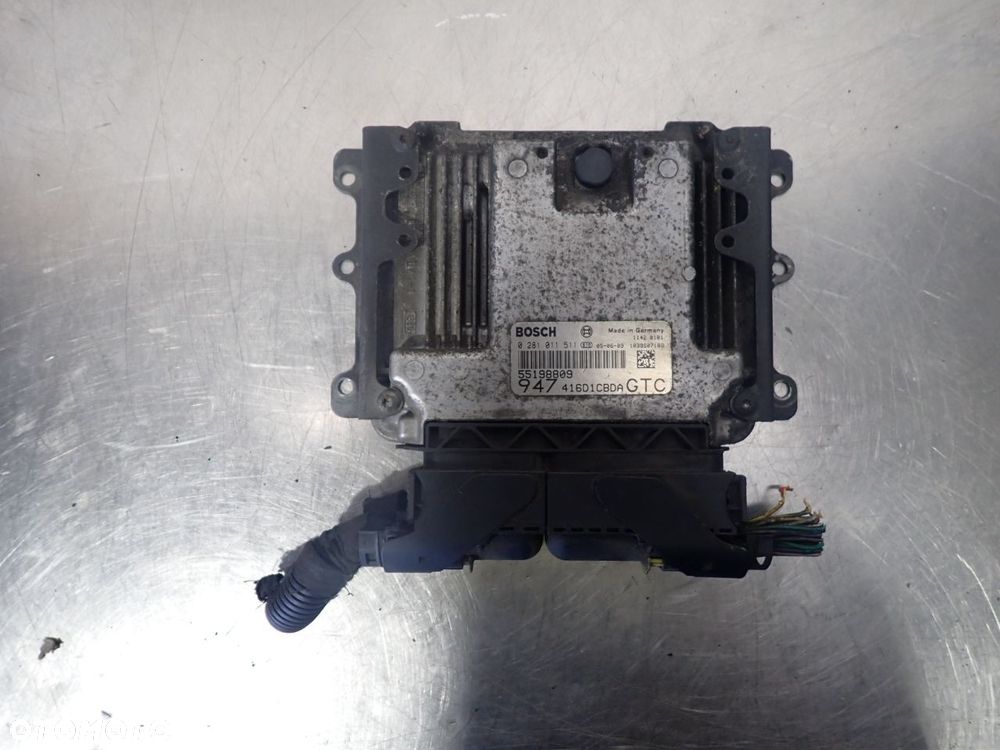KOMPUTER SILNIKA ALFA ROMEO GT 0281011511 - 1