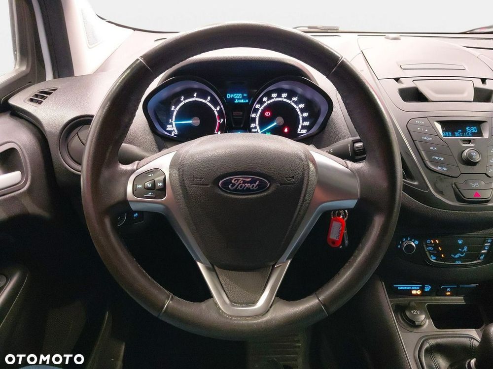 Ford Transit Courier - 22