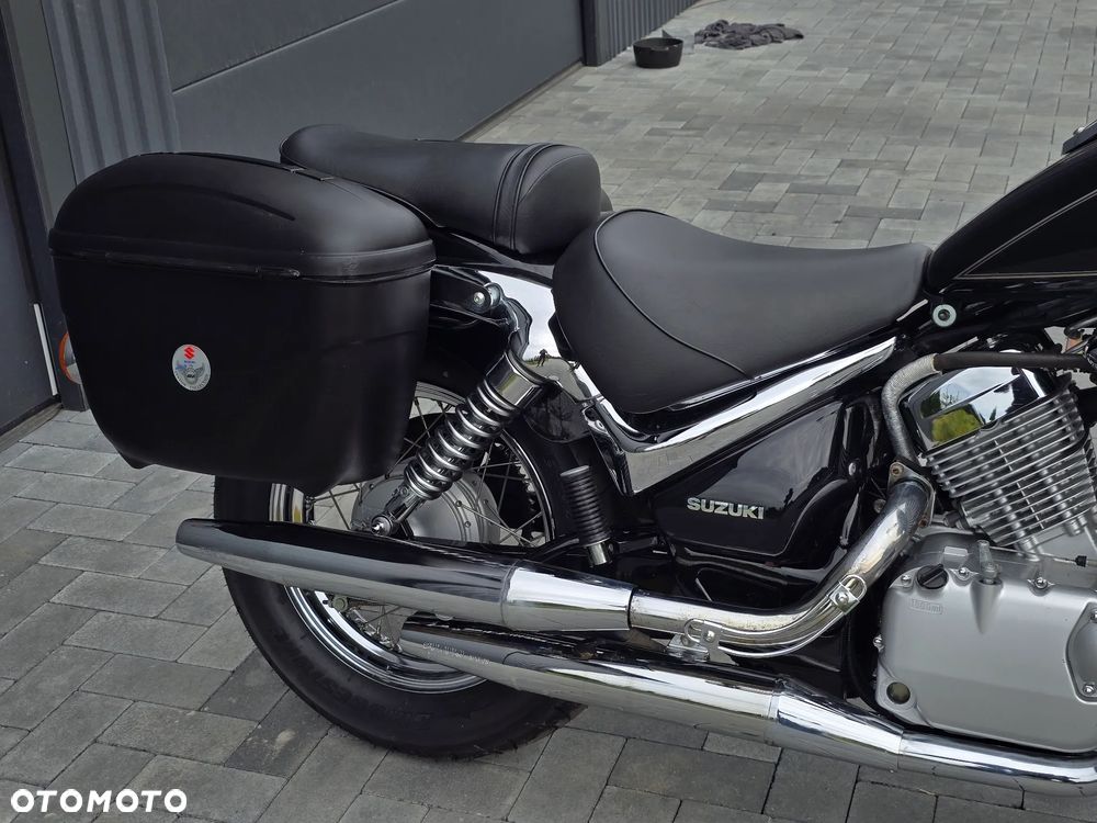 Suzuki Intruder - 6