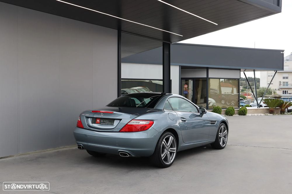 Mercedes-Benz SLK 200 (BlueEFFICIENCY) 7G-TRONIC - 5