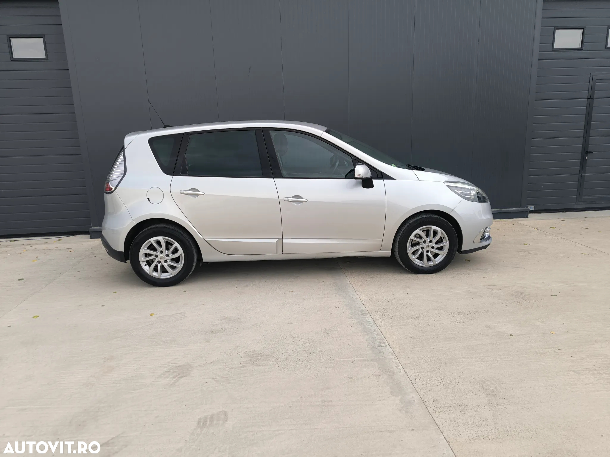 Renault Scenic - 6