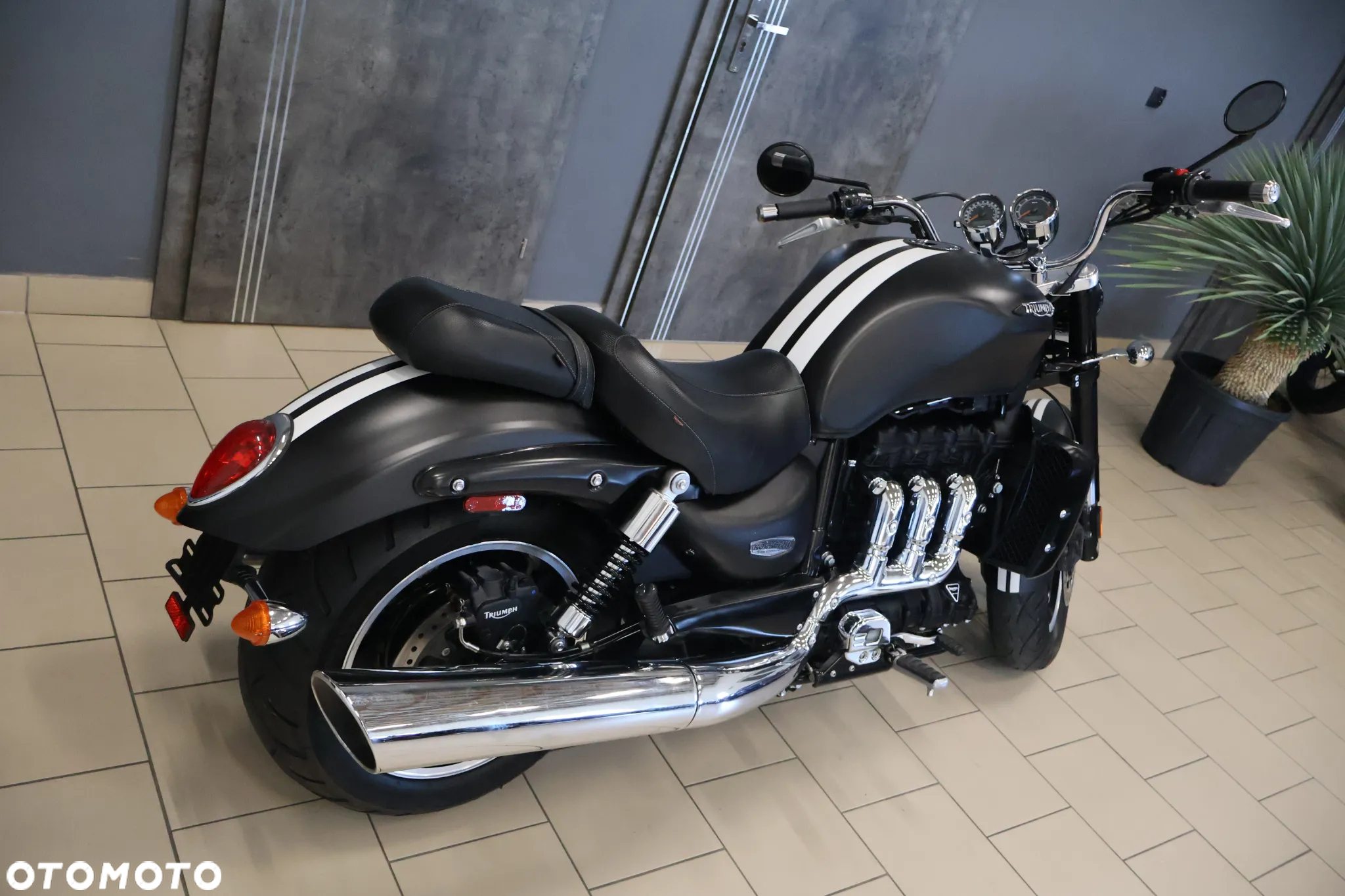 Triumph Rocket - 12