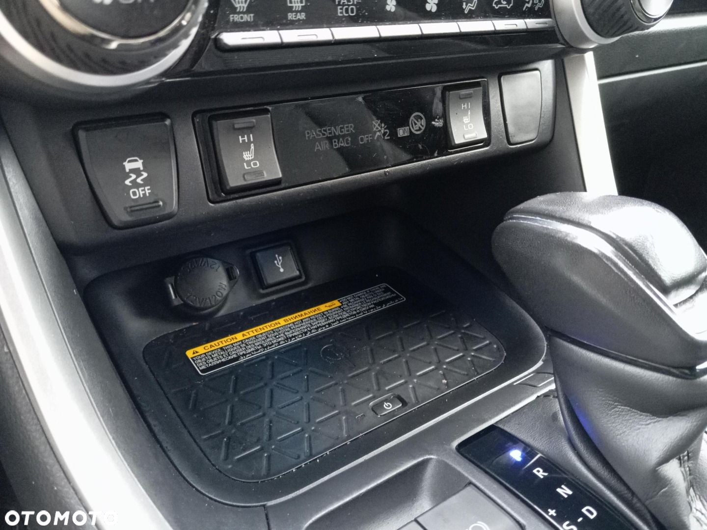 Toyota RAV4 2.5 Hybrid Black Edition by JBL 4x4 - 20