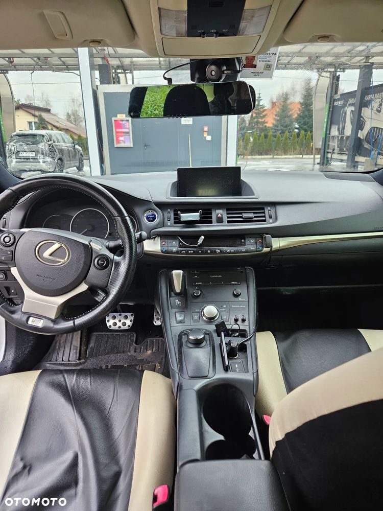 Lexus CT 200h F Sport - 8