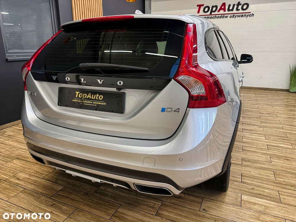 Volvo V60 Cross Country - 8