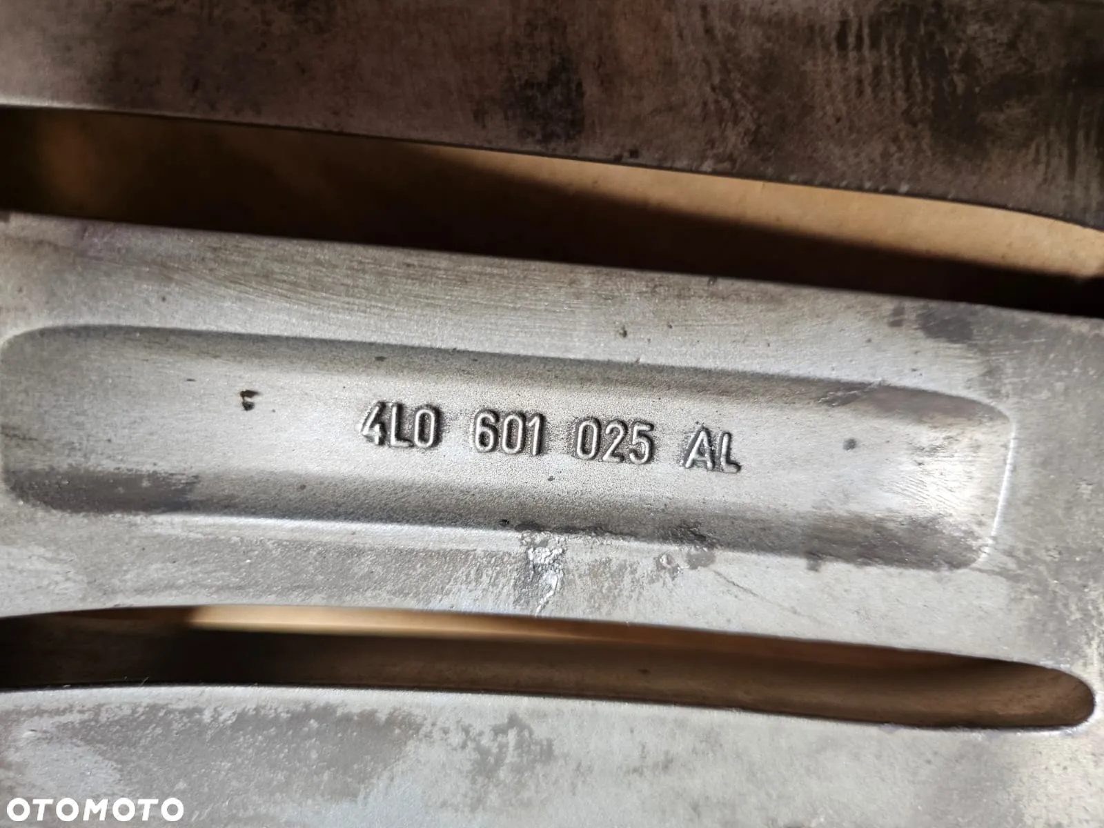 (F27) Audi OE Q7 VW Touareg Porsche Cayenne / 4L0 601 025 AL AE / 10Jx21 ET44 5x112 - 7