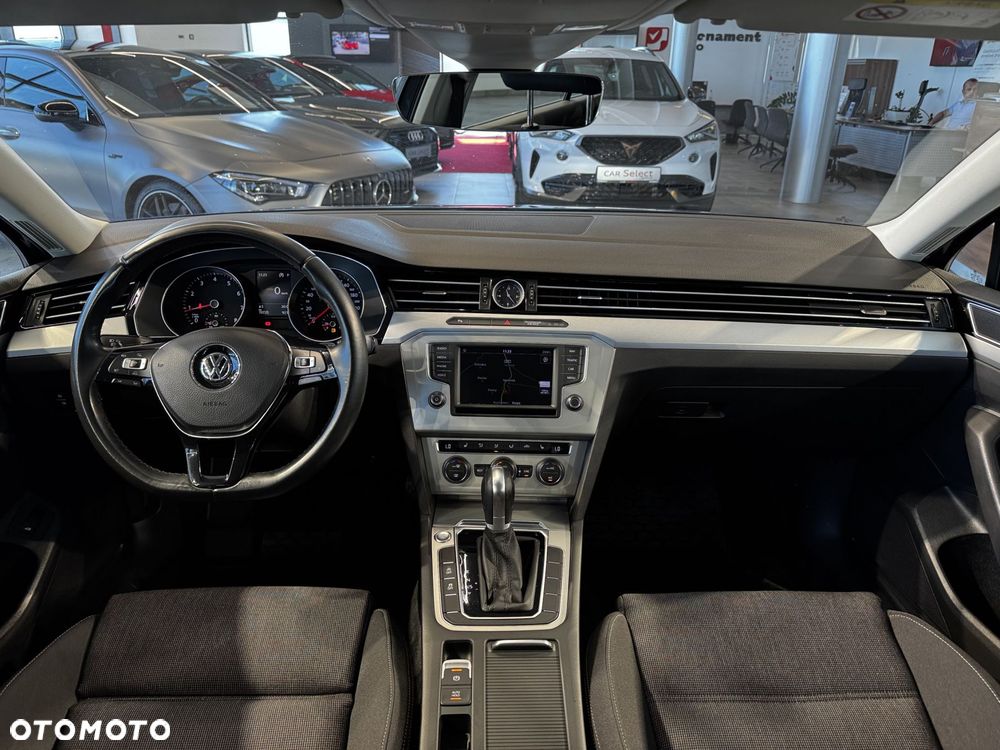 Volkswagen Passat - 19