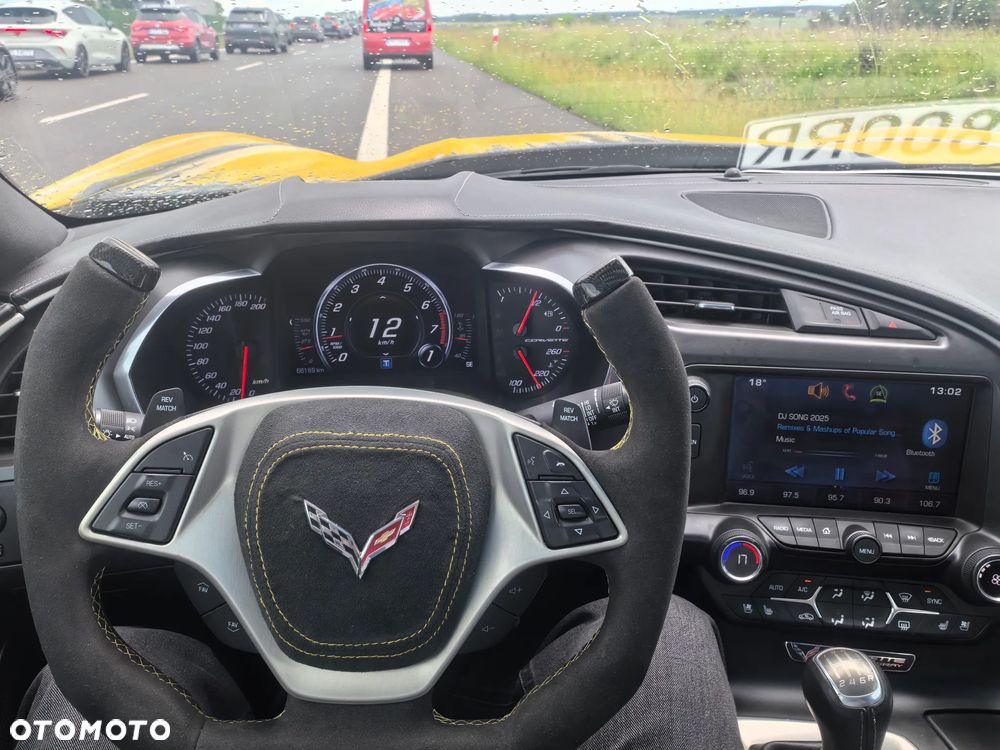 Chevrolet Corvette - 11