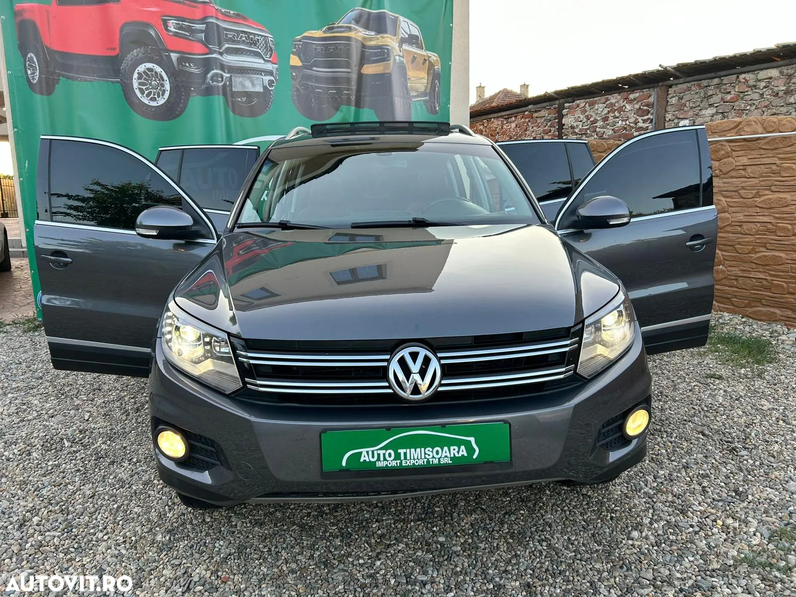 Volkswagen Tiguan - 2