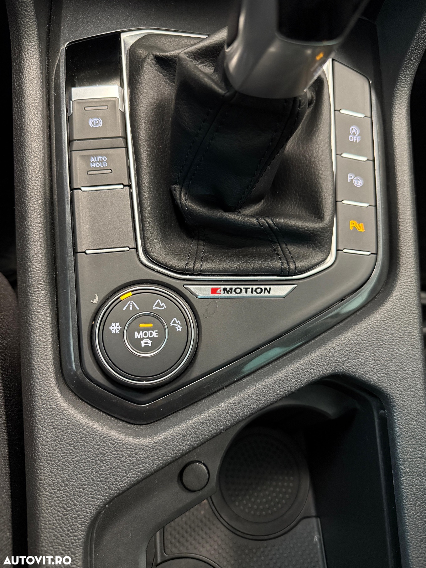 Volkswagen Tiguan 2.0 TDI SCR 4MOTION DSG Elegance - 22