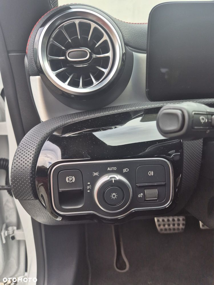 Mercedes-Benz CLA 200 d 8G-DCT - 21