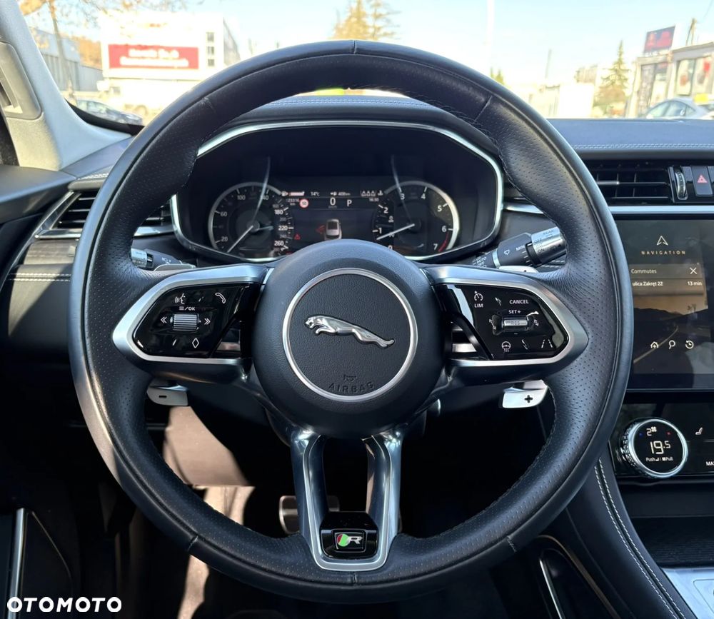 Jaguar F-Pace 3.0 P400 mHEV AWD R-Dynamic Black - 14