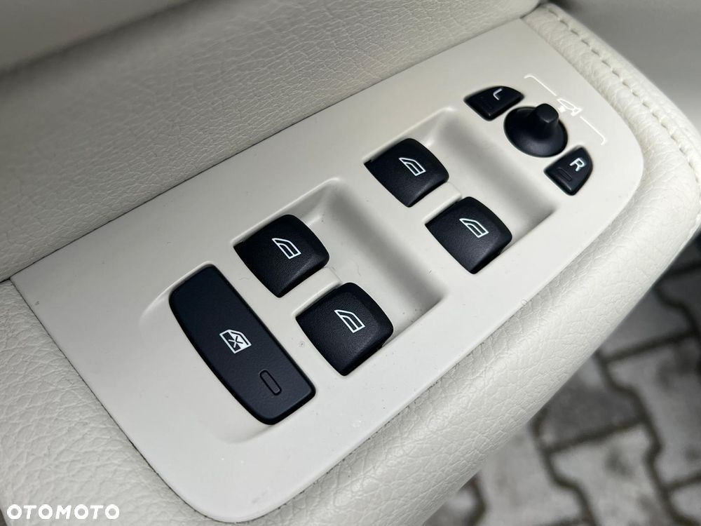Volvo XC 60 B5 D AWD Geartronic Momentum Pro - 7