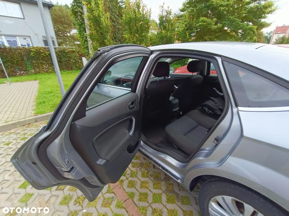 Ford Mondeo 1.8 TDCi Ghia - 7