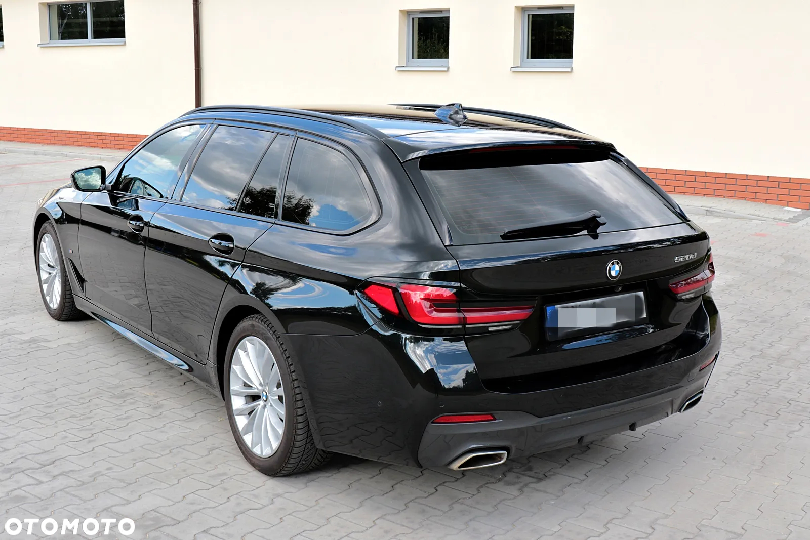 BMW Seria 5 520d Touring M Sport Edition - 11