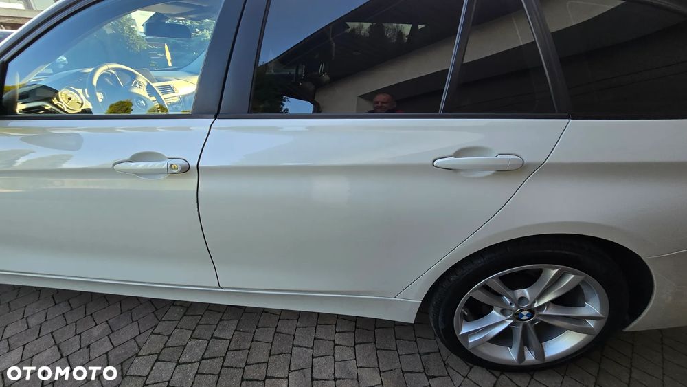 BMW Seria 3 318d - 24