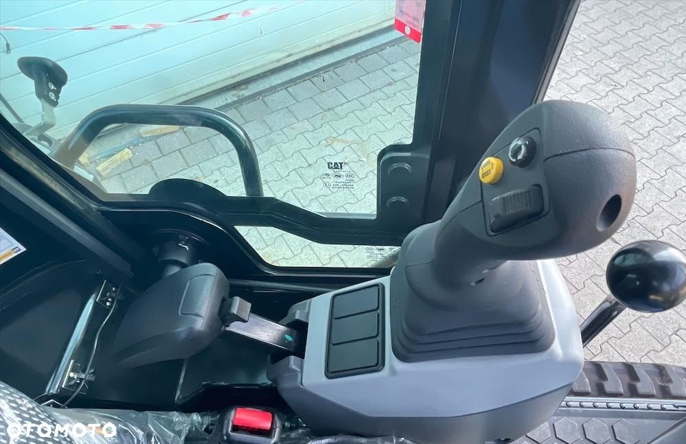 Caterpillar 303.5CR  3 łyżki , ROK 2022 - 18