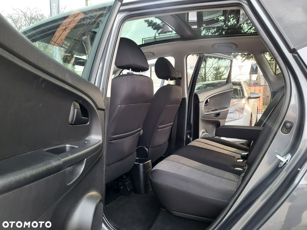 Kia Venga - 24