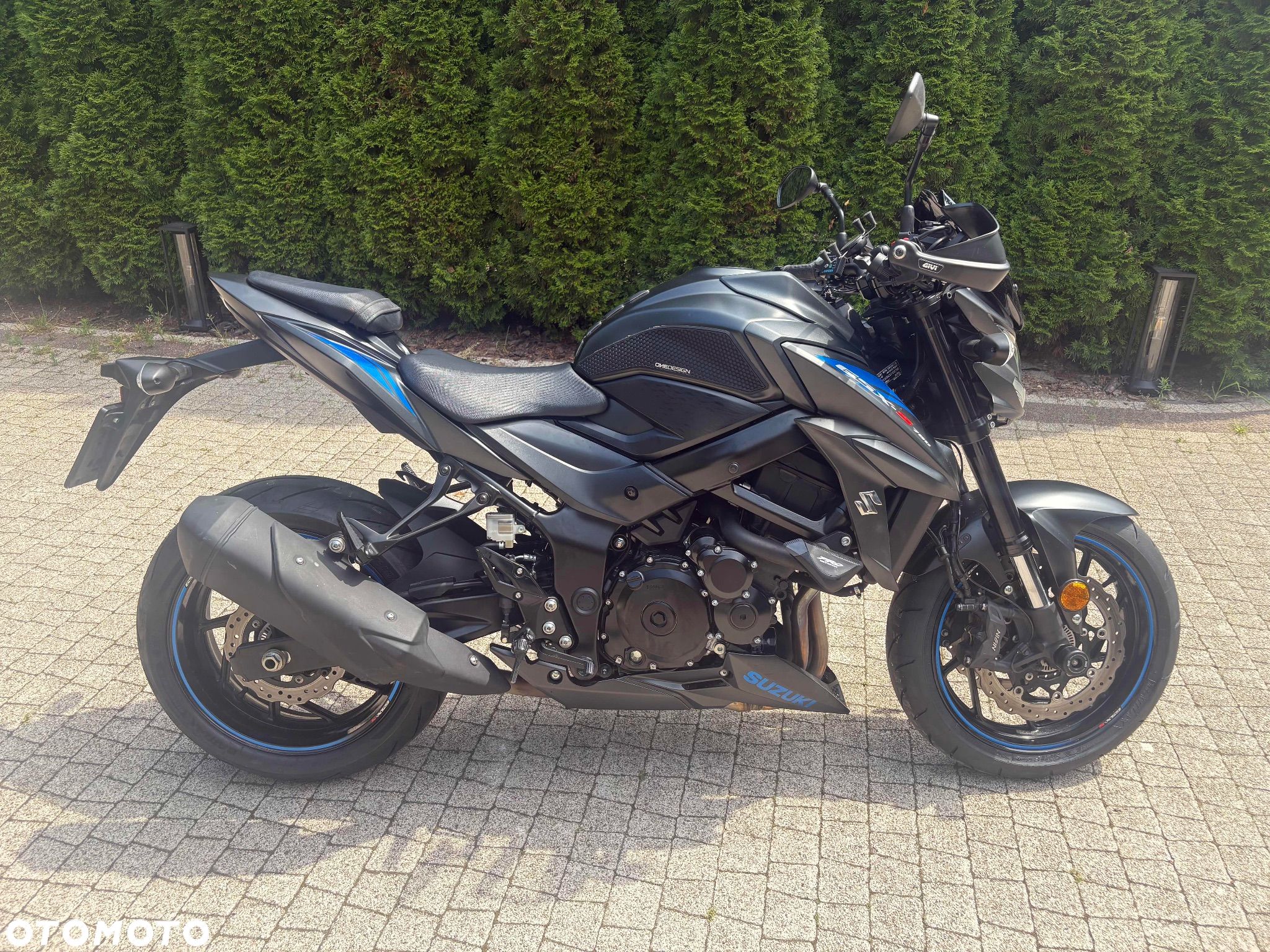 Suzuki GSX - 1