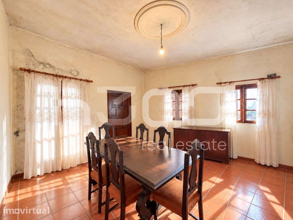 Moradia T2 com Terraço, Varanda e Anexo às Portas de Vila Verde - Grande imagem: 4/25