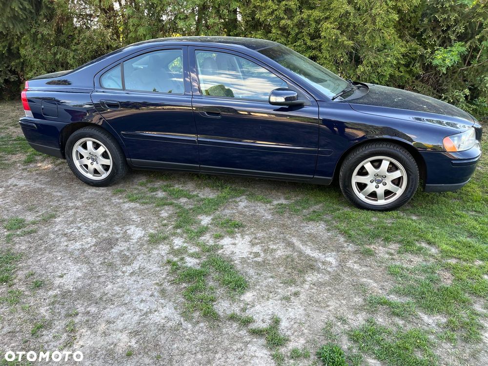 Volvo S60 2.4 Momentum - 1