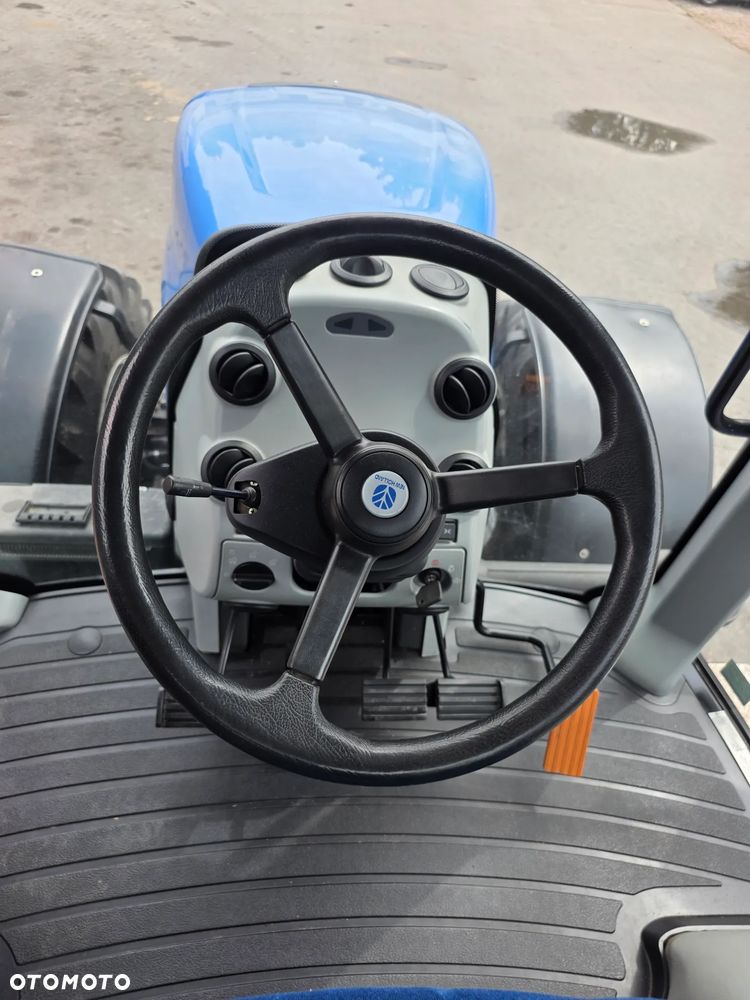 New Holland T8020 - 8