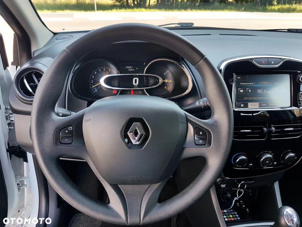 Renault Clio 1.2 16V 75 Life - 13