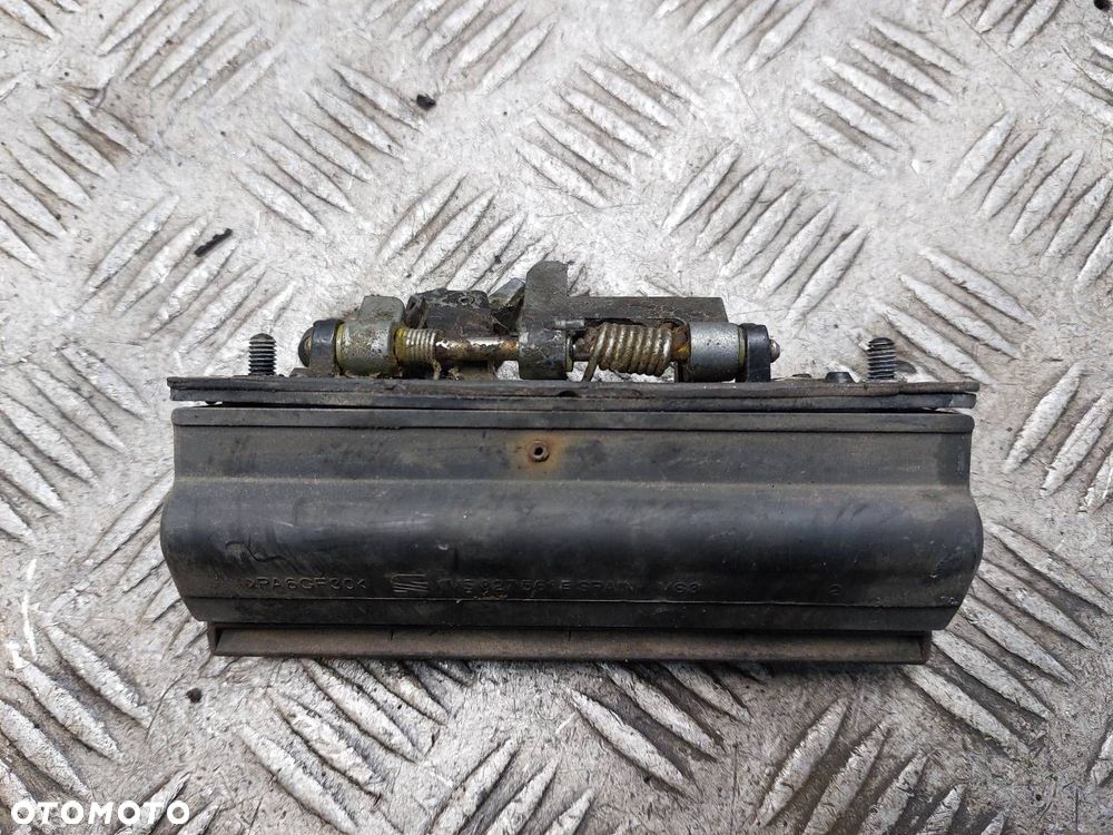 KLAMKA KLAPY BAGAŻNIKA SEAT TOLEDO II 1M5827561E - 1