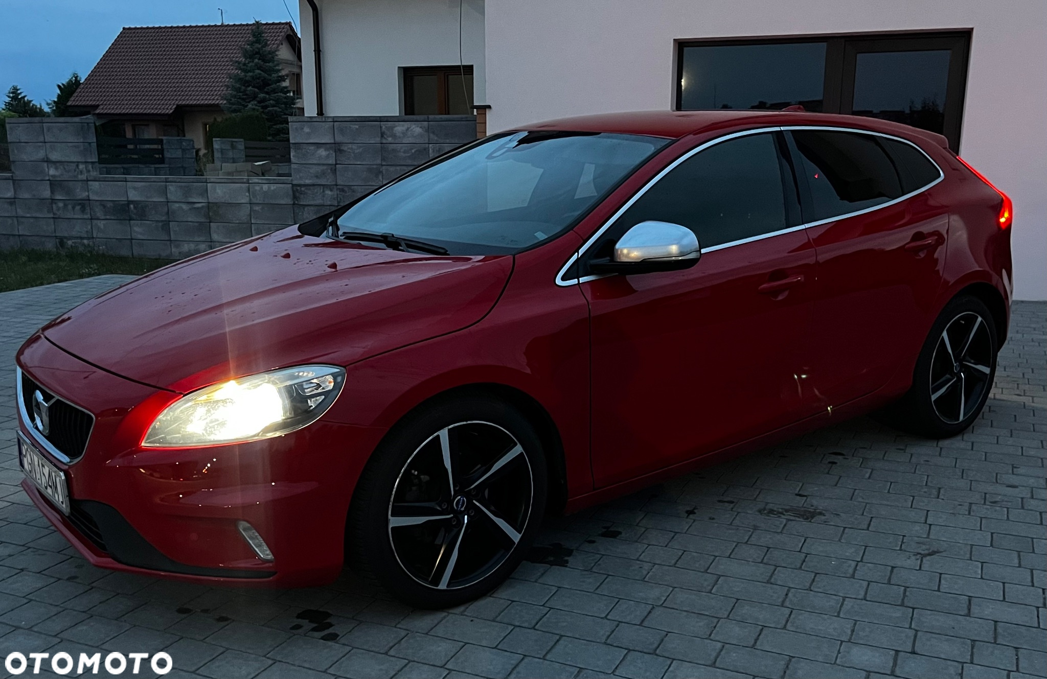 Volvo V40 D2 R Design - 8