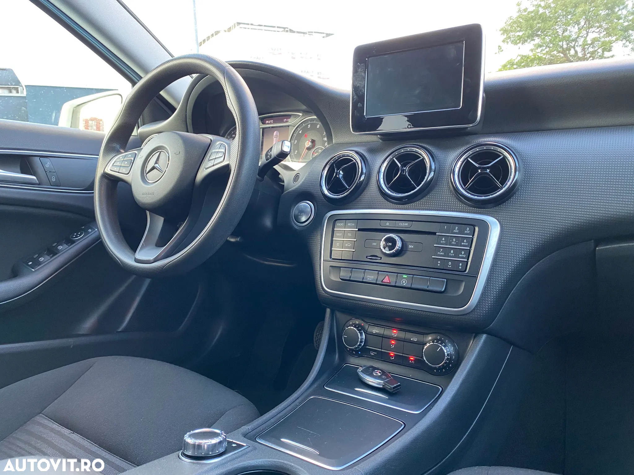 Mercedes-Benz A - 17