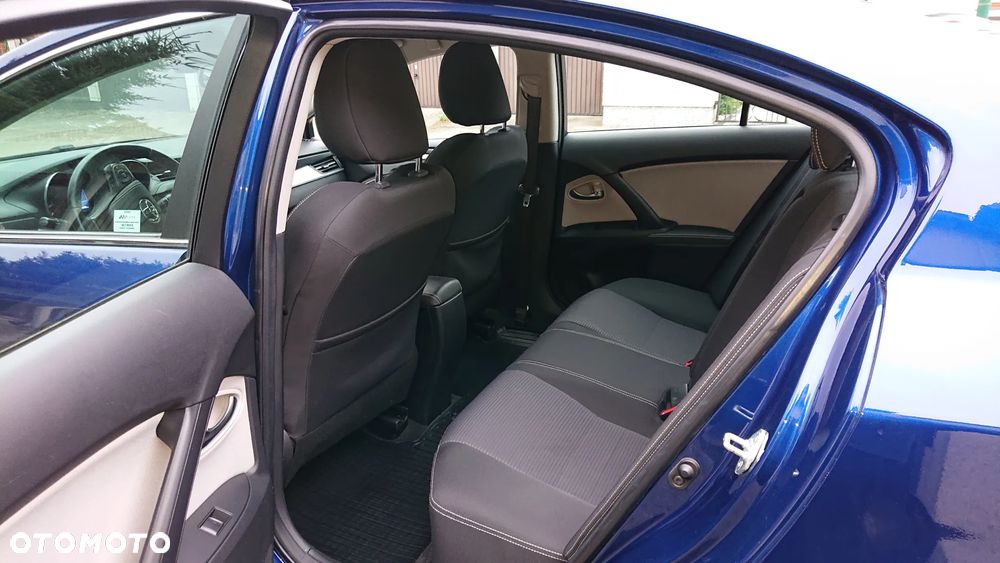 Toyota Avensis 1.8 Premium - 16