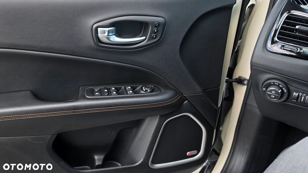 Jeep Compass 1.4 MultiAir Limited - 29