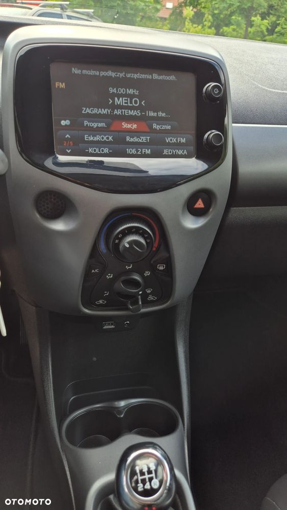 Toyota Aygo x-clusiv - 37