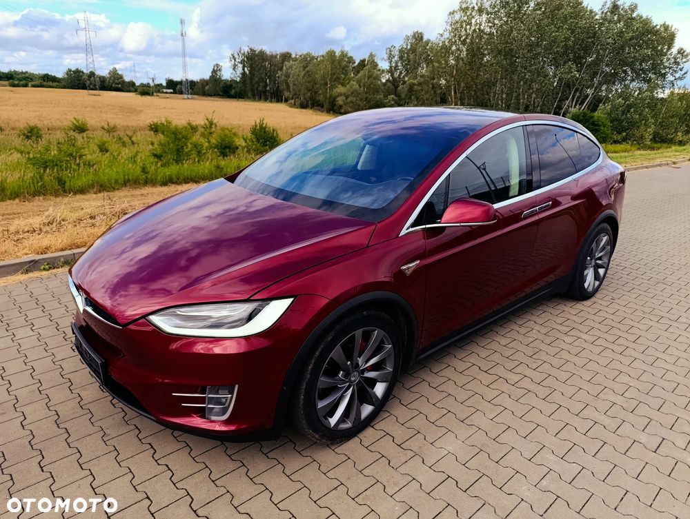 Tesla Model X - 26