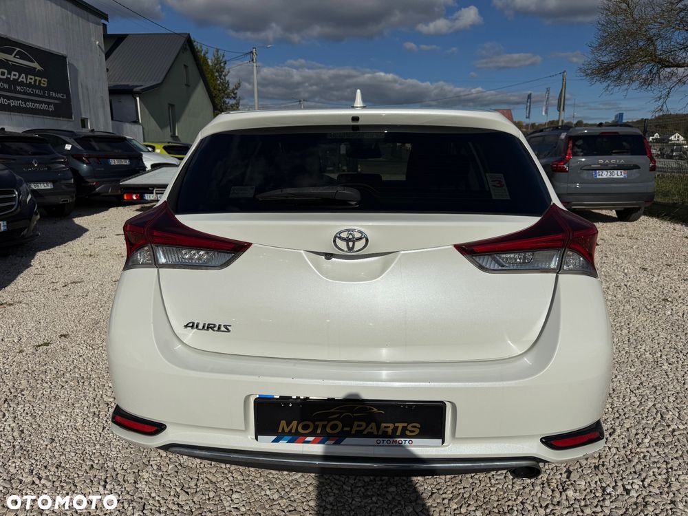 Toyota Auris - 2