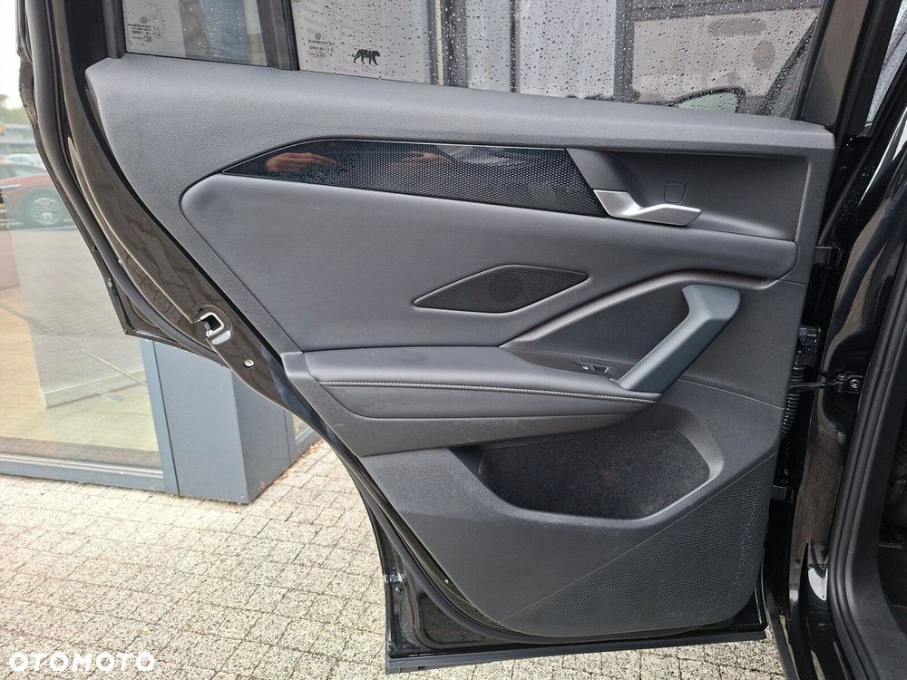 Volkswagen Tiguan - 12