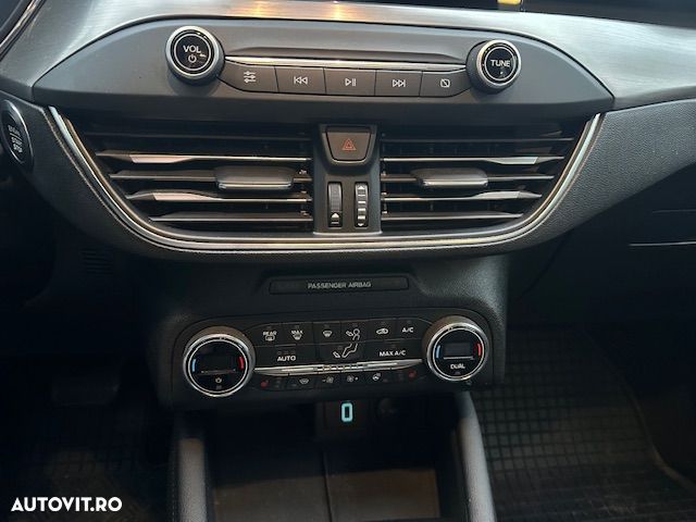 Ford Focus 1.0 EcoBoost Titanium - 12