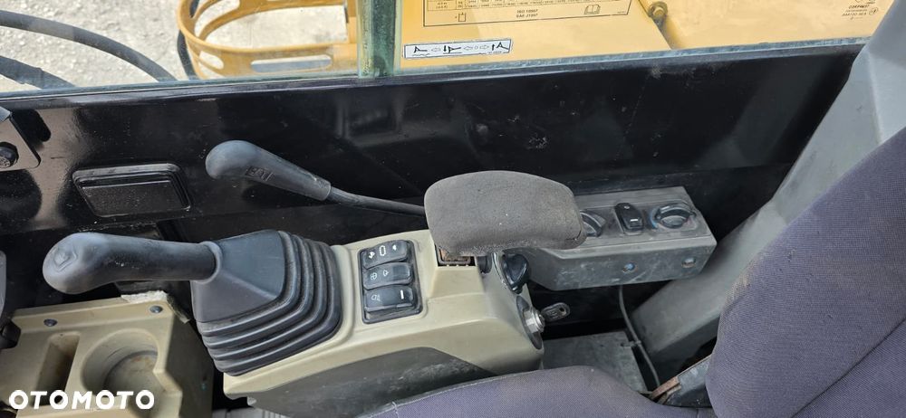 Caterpillar 305.5E2 - 8