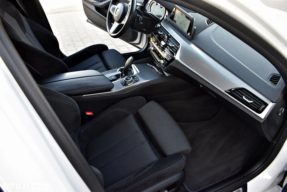BMW Seria 5 520d M Sport Edition - 35