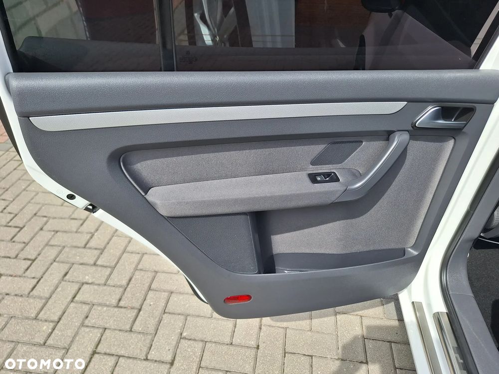 Volkswagen Touran 1.6 TDI DPF Highline - 22