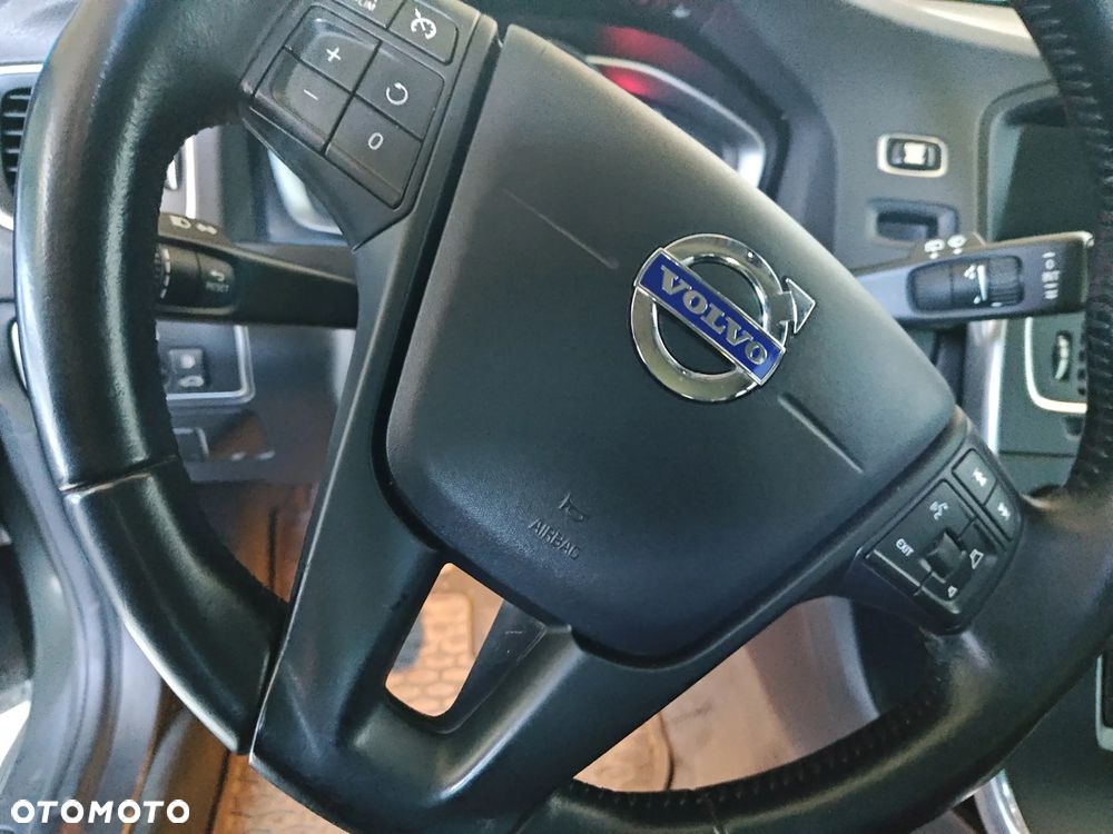 Volvo V60 Cross Country - 12