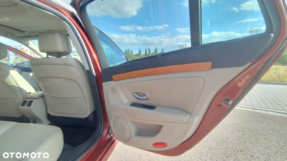 Renault Laguna 2.0 dCi Initiale - 18