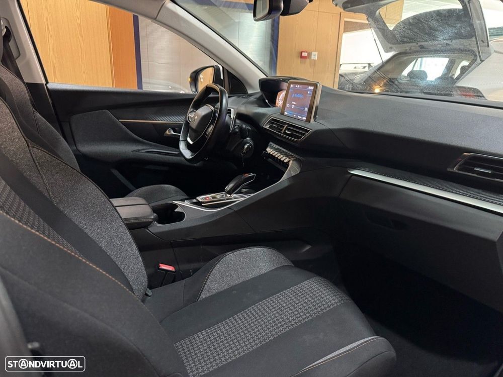 Peugeot 3008 1.5 BlueHDi Active Pack EAT8 - 16