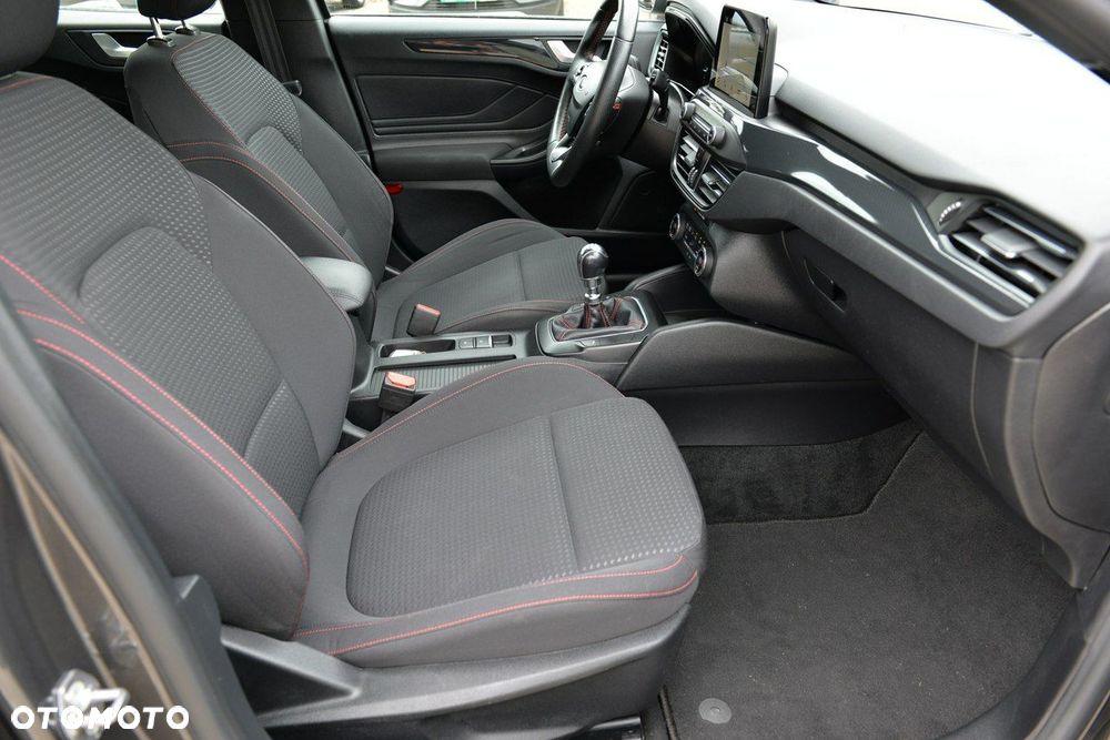 Ford Focus 1.5 EcoBlue Start-Stopp-System ST-LINE - 12