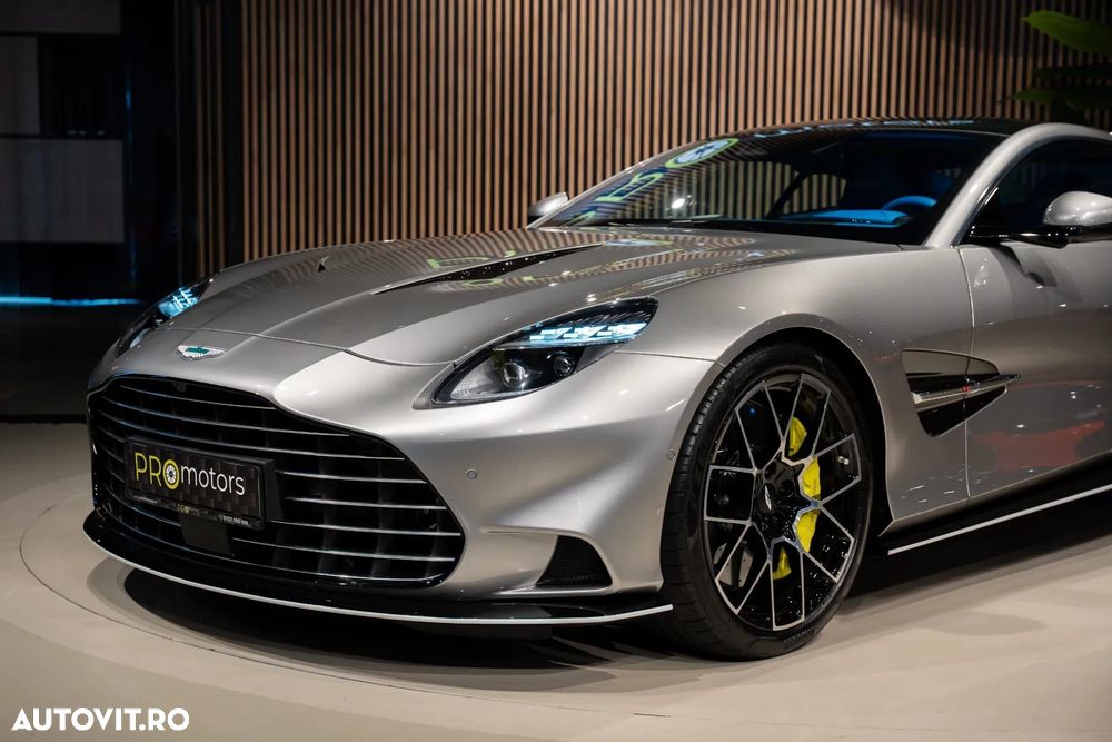 Aston Martin Vanquish - 25