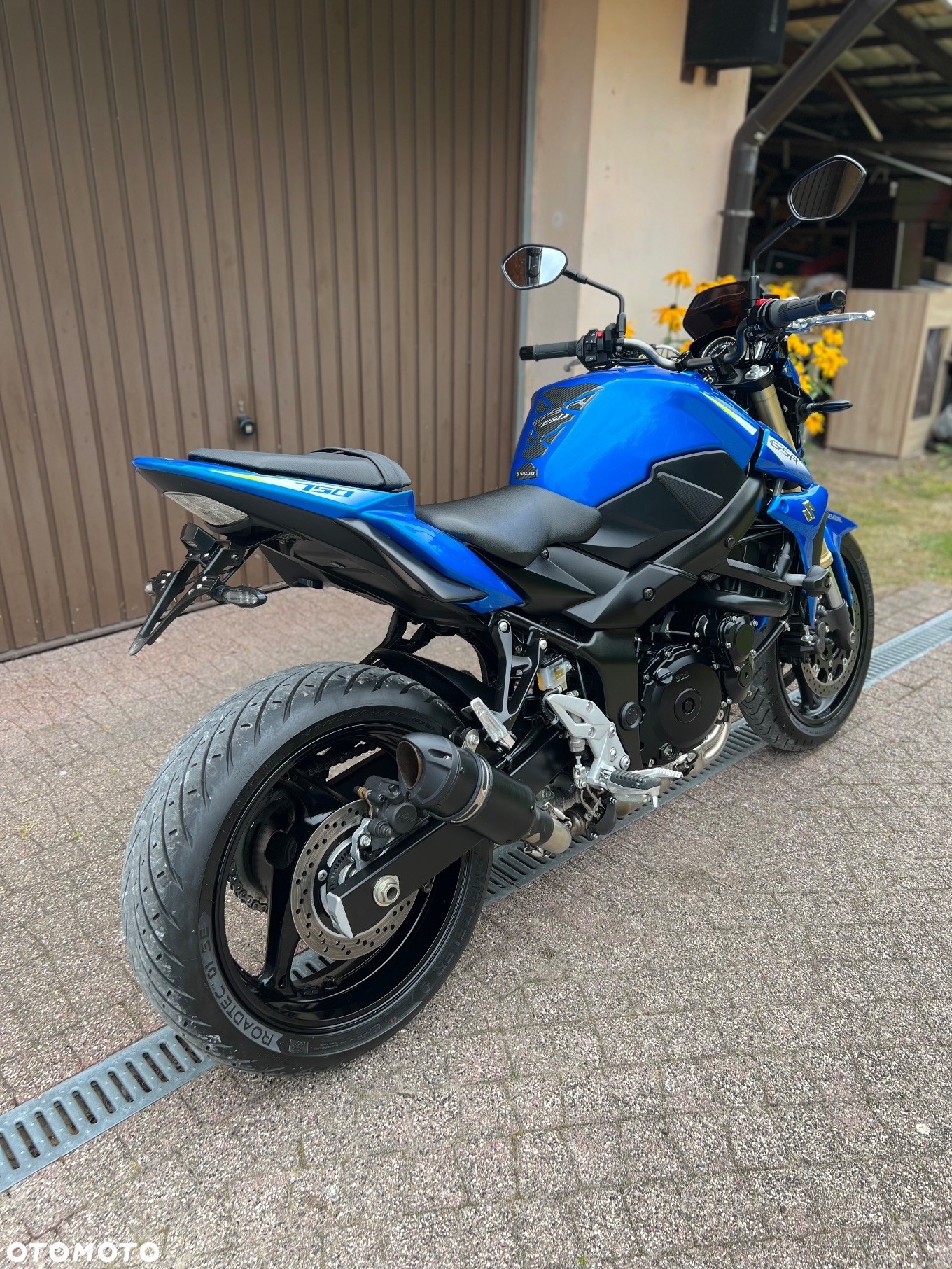 Suzuki GSR - 3