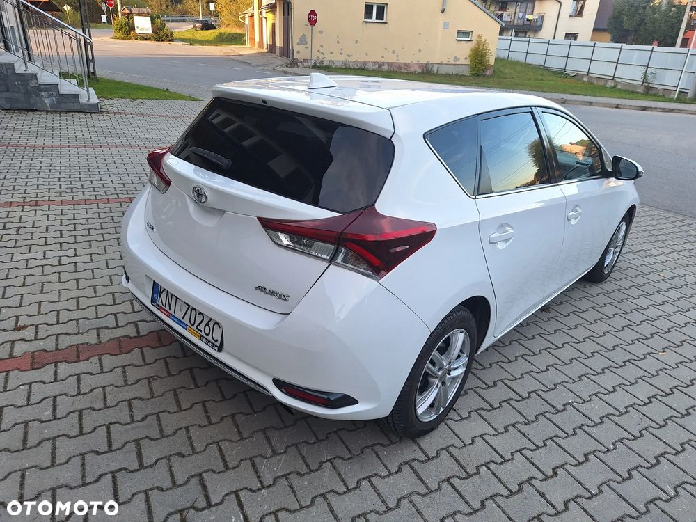 Toyota Auris - 12