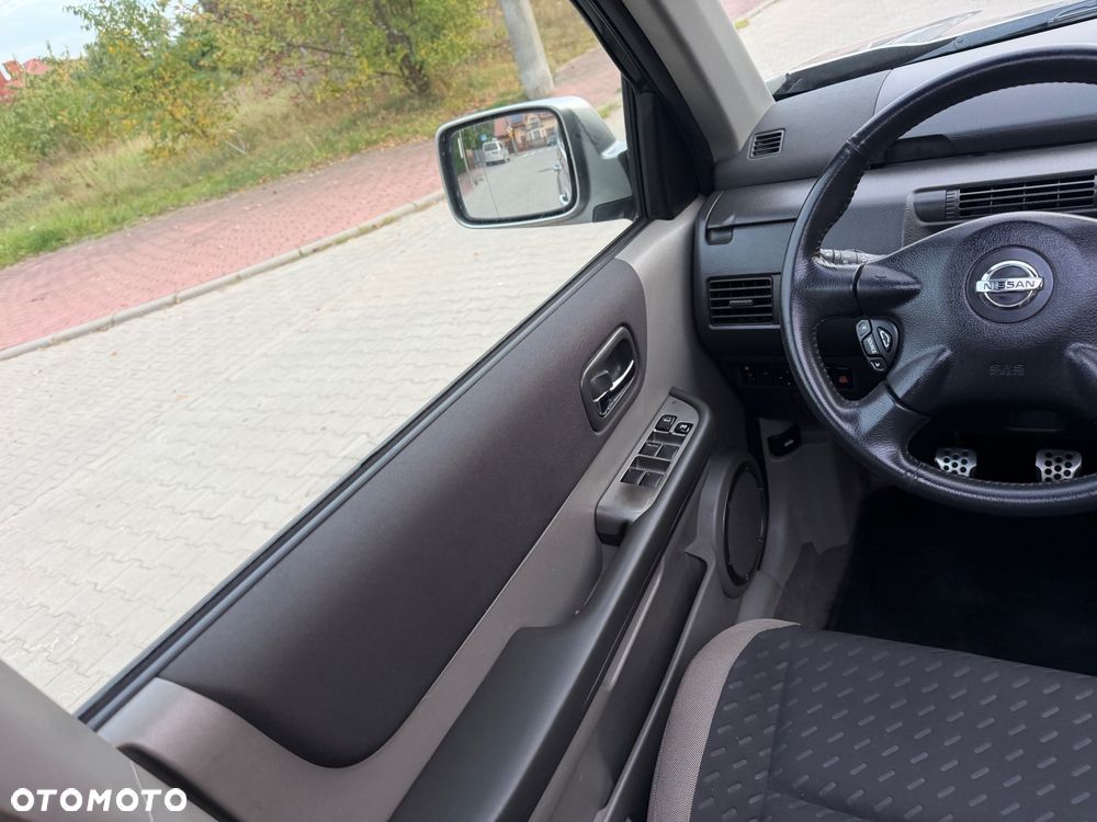 Nissan X-Trail 2.2 dCi 4x4 Columbia - 25