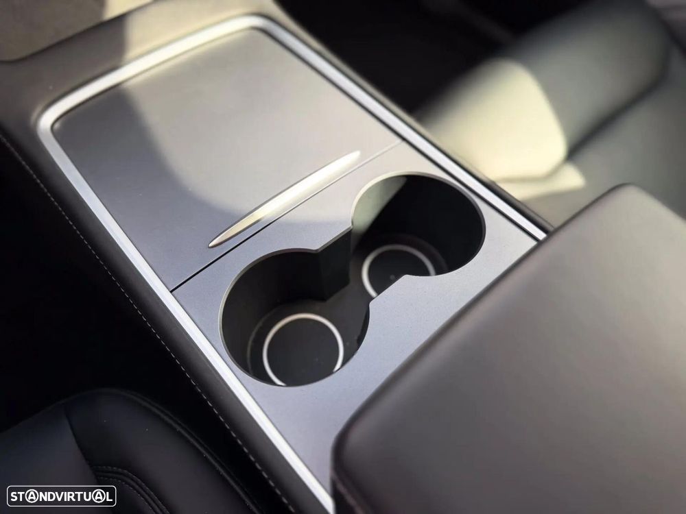 Tesla Model Y Performance Tração Integral - 22